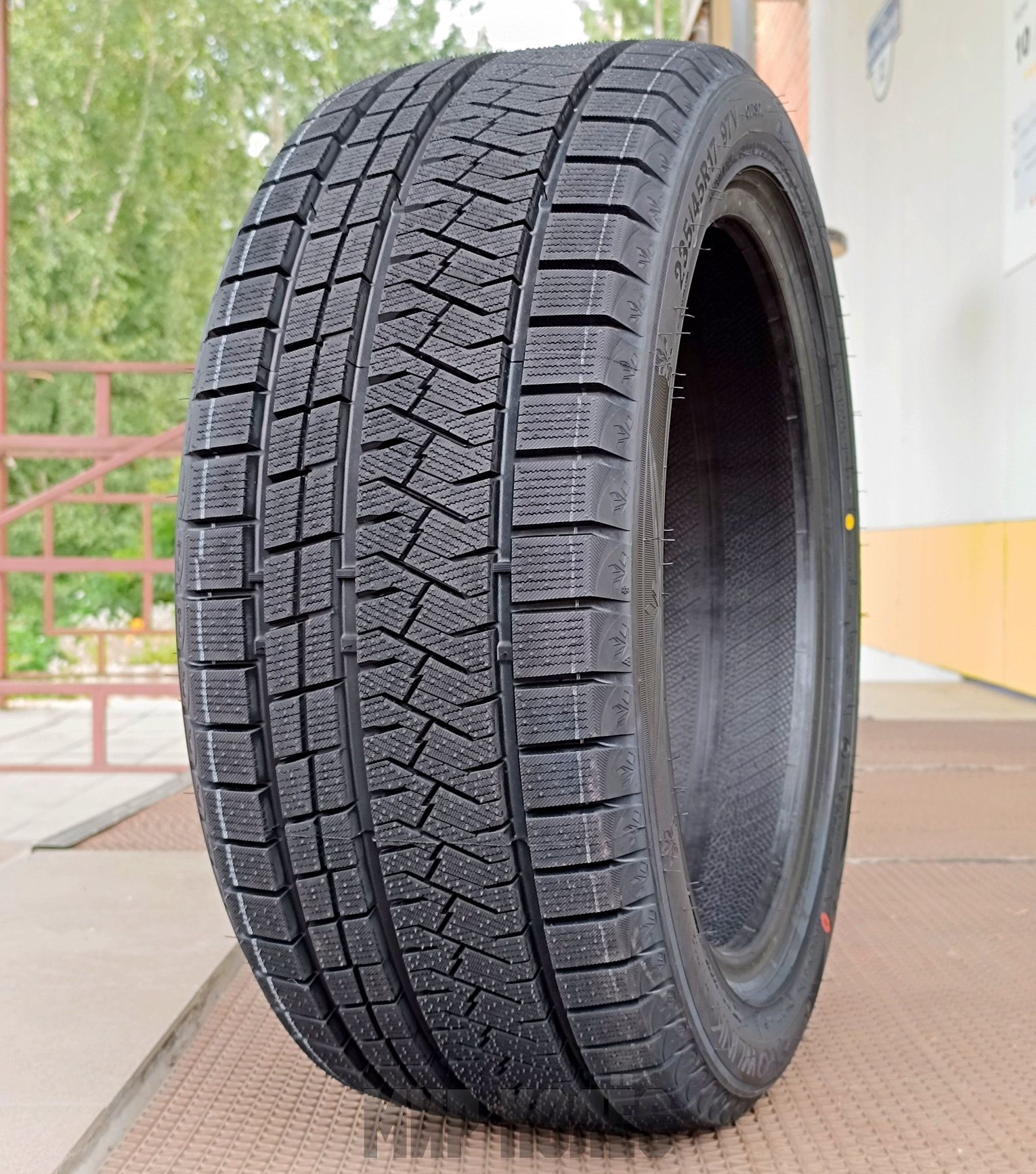 Triangle 225/55R18 102V XL PL02