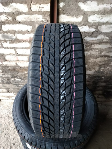 Kumho 225/40R18 92T XL WinterCraft Ice WI51